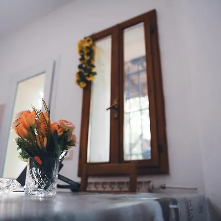 Peterpan, Direttamente Sulla Piazza Appartement