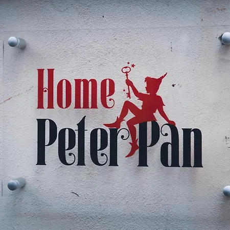 Peterpan, Direttamente Sulla Piazza Casal Fiumanese