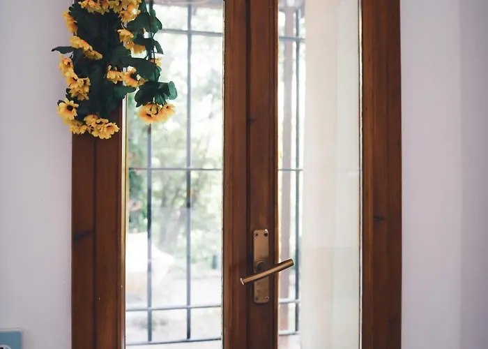 Peterpan, Direttamente Sulla Piazza * Casal Fiumanese