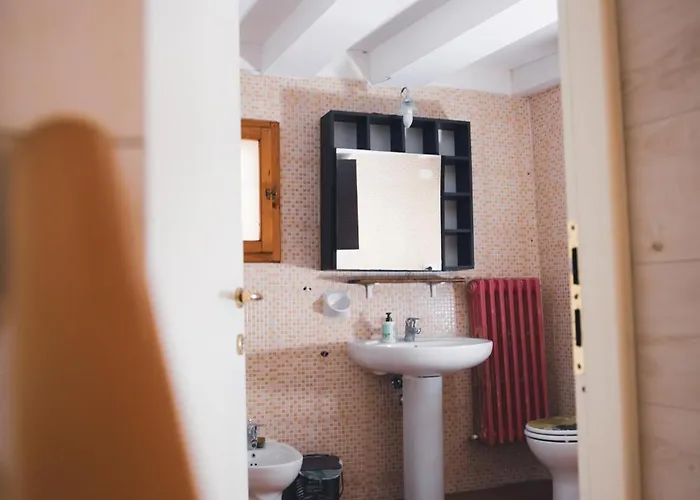 Peterpan, Direttamente Sulla Piazza * Casal Fiumanese