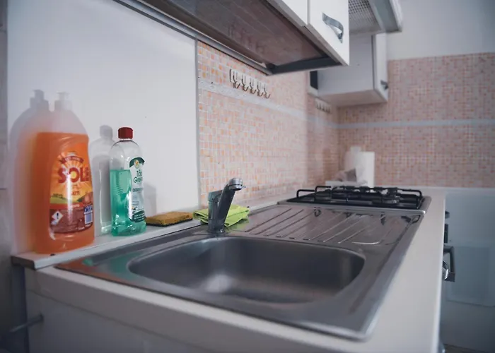 Peterpan, Direttamente Sulla Piazza * Casal Fiumanese